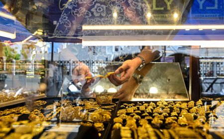 Harga Emas Perhiasan Hari Ini 8 Februari 2026: 24 Karat Tembus Level Segini