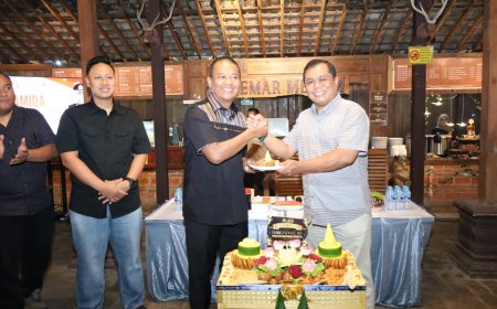 Polres Tulungagung Gelar Piramida Peringati Hari Pers Nasional 2026