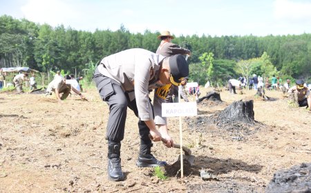 Polres Bondowoso Turut Tanam 1.000 Pohon Gerakan Sedekah Oksigen HPN 2026