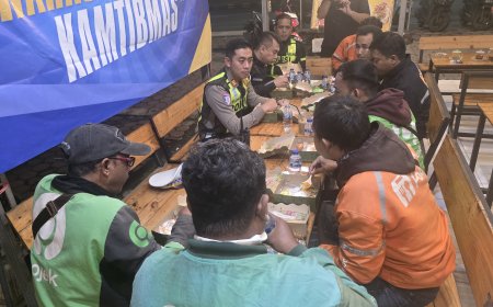 Polresta Sidoarjo dan Komunitas Ojol Sahur On The Road Perkuat Sinergitas untuk Kamtibmas