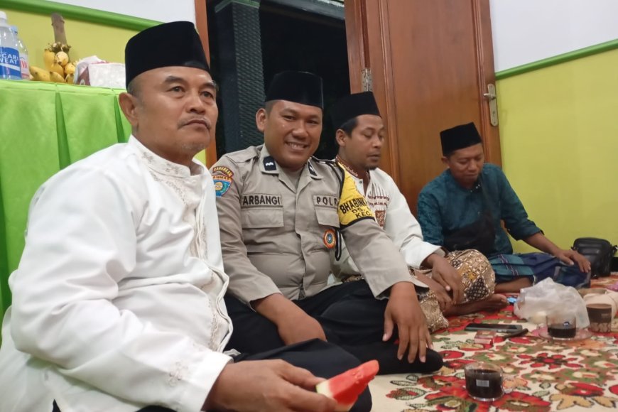 Gelar "Ngopi Ngaji" Bareng Gus Faisol, Polsek Geger Polres Madiun Perkuat Persatuan di Momen Isra Mi'raj