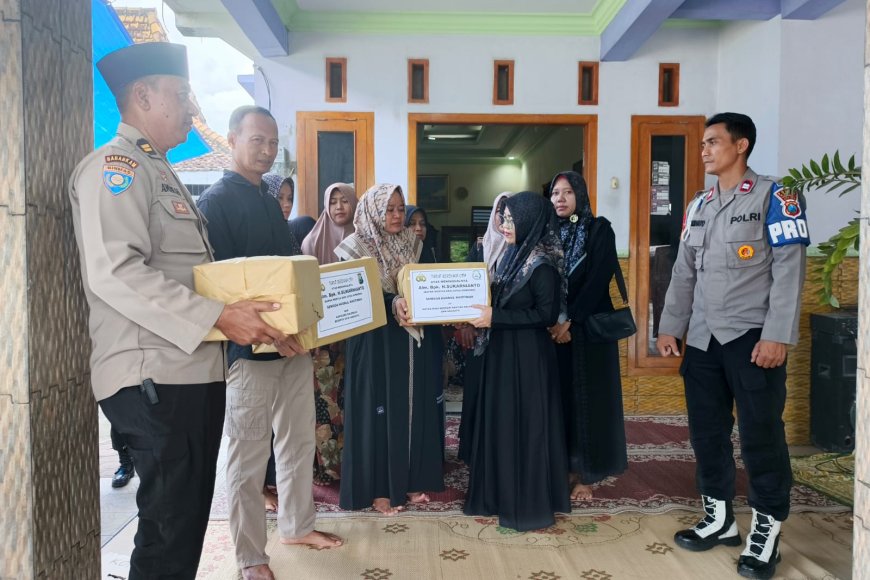 Wujud Empati, Kapolsek Balerejo Beserta Anggota Laksanakan Takziah ke Rumah Duka Keluarga Anggota