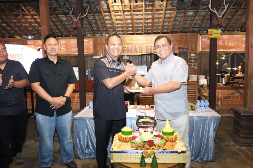 Polres Tulungagung Gelar Piramida Peringati Hari Pers Nasional 2026