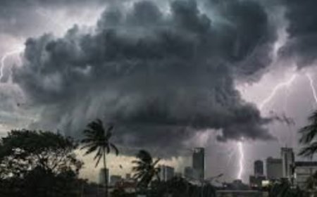 BMKG Pantau Tiga Bibit Siklon Tropis, Waspada Hujan Lebat dan Gelombang Tinggi