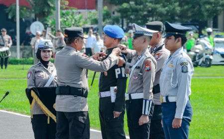 Kapolda Jatim Pimpin Apel Gelar Pasukan Pastikan Kesiapan Personel Operasi Ketupat Semeru 2026