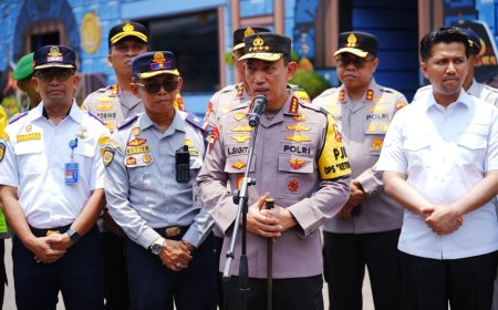 Tinjau Terminal Purabaya, Kapolri ke Sopir Bus: Hati-Hati dan Jaga Keselamatan Pemudik