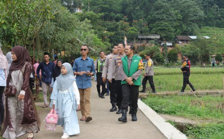 Kapolres Mojokerto Tinjau Objek Wisata di Libur Lebaran Pastikan Keamanan Pengunjung