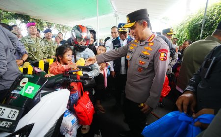 Tinjau Arus Balik di Pelabuhan Bakauheni, Kapolri Pastikan Pemudik Aman-Selamat Sampai Tujuan 