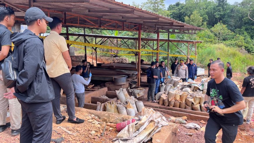 Polri Bongkar Penambangan Ilegal dan Penyelundupan Pasir Timah ke Malaysia, 7 Tersangka Diamankan