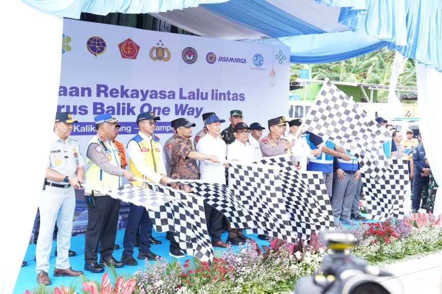 Pimpin One Way Nasional Arus Balik Lebaran, Kapolri ke Pemudik: Utamakan Keselamatan 