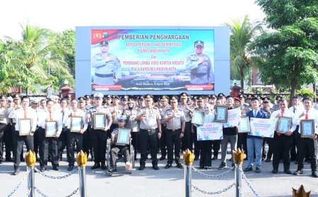 Bripda Sakti Terima Penghargaan Usai Insiden Viral Hentikan Bus Langgar Jalur