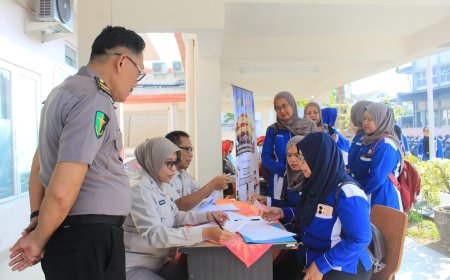 Polres Bojonegoro Gelar Pemeriksaan Kesehatan Gratis bagi Buruh Jelang May Day