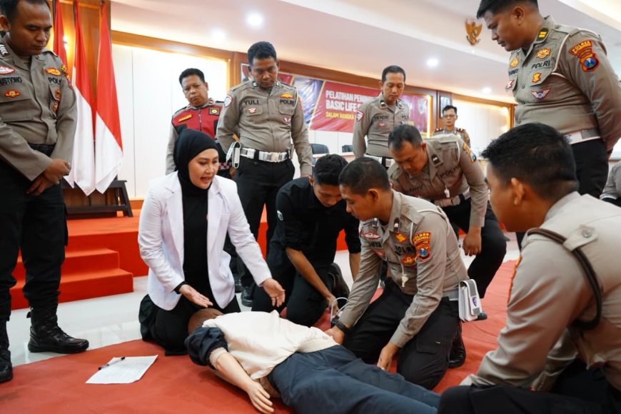Polres Situbondo Gandeng IDI Latih Personel Kemampuan Basic Life Support