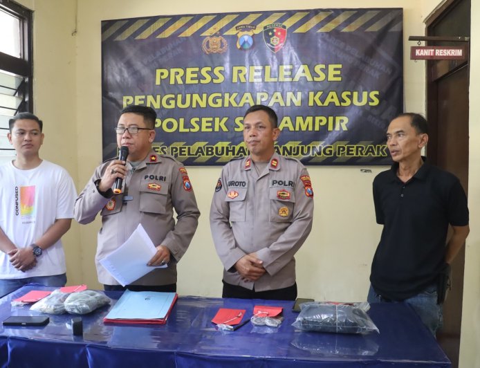 Polres Pelabuhan Tanjungperak Amankan Tersangka Pencuri Komponen Panel TL di Surabaya
